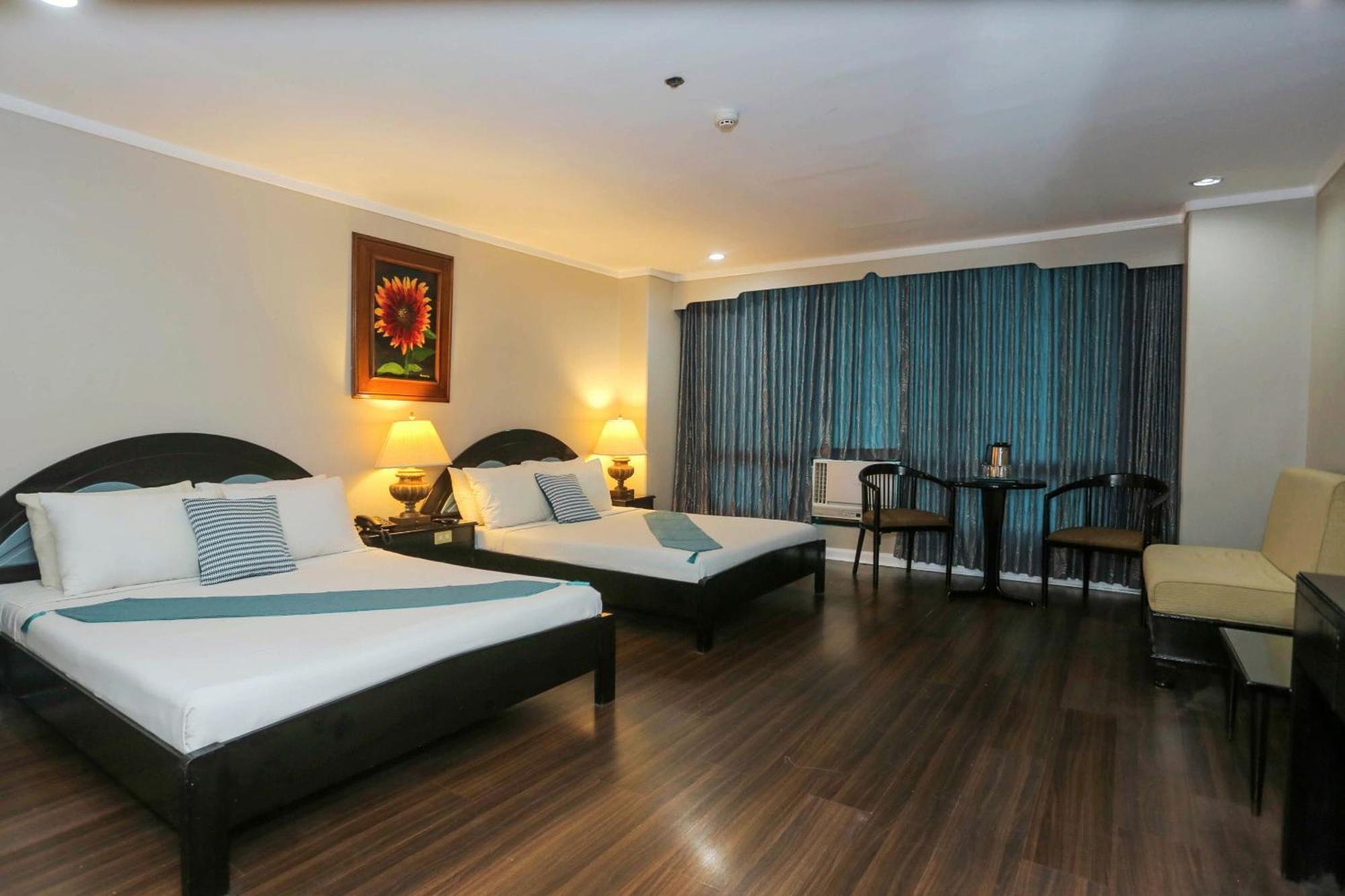 Holiday Plaza Hotel - Cebu Εξωτερικό φωτογραφία