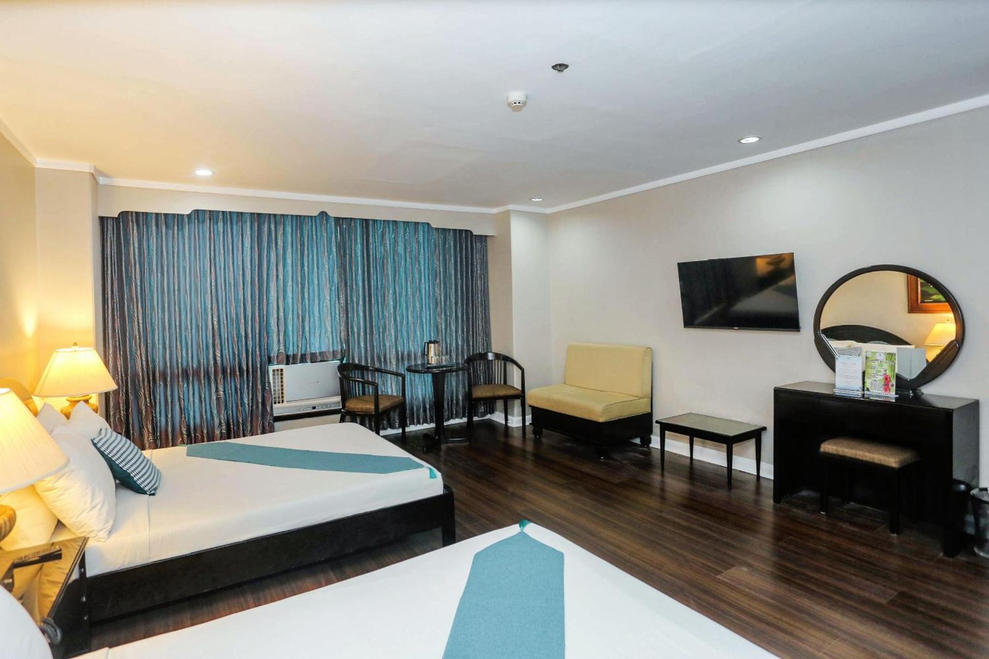 Holiday Plaza Hotel - Cebu Εξωτερικό φωτογραφία