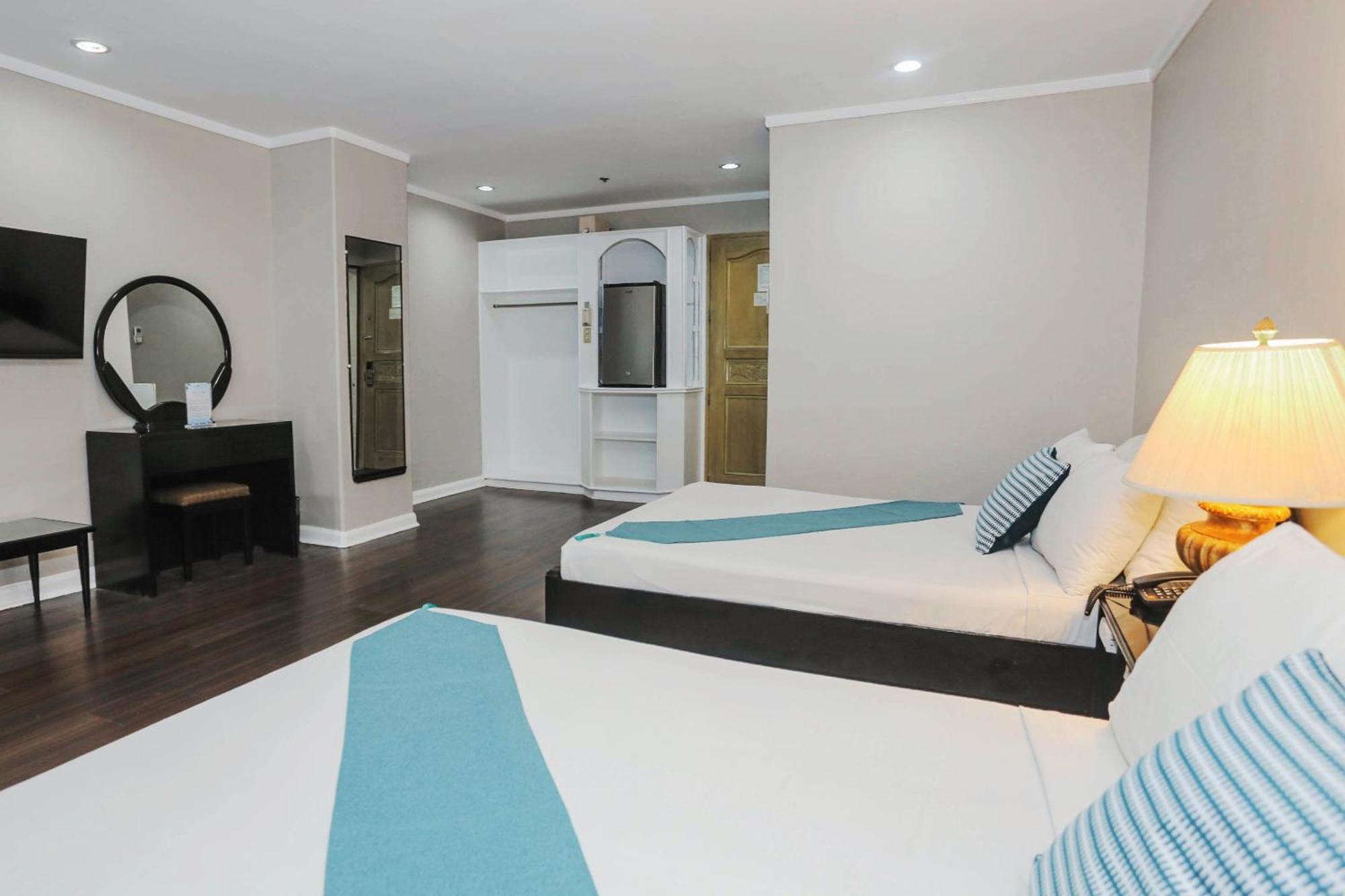 Holiday Plaza Hotel - Cebu Εξωτερικό φωτογραφία