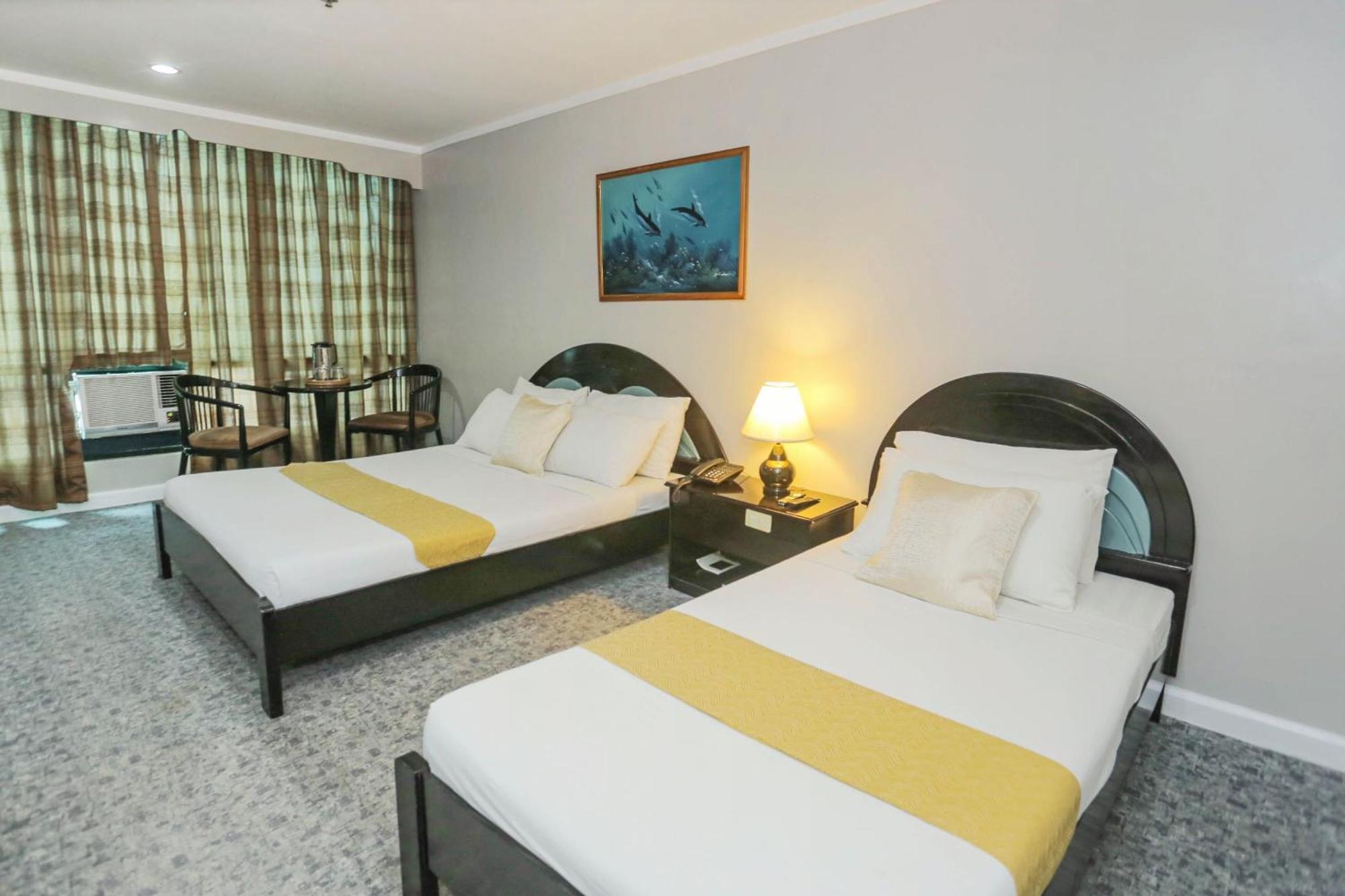 Holiday Plaza Hotel - Cebu Εξωτερικό φωτογραφία