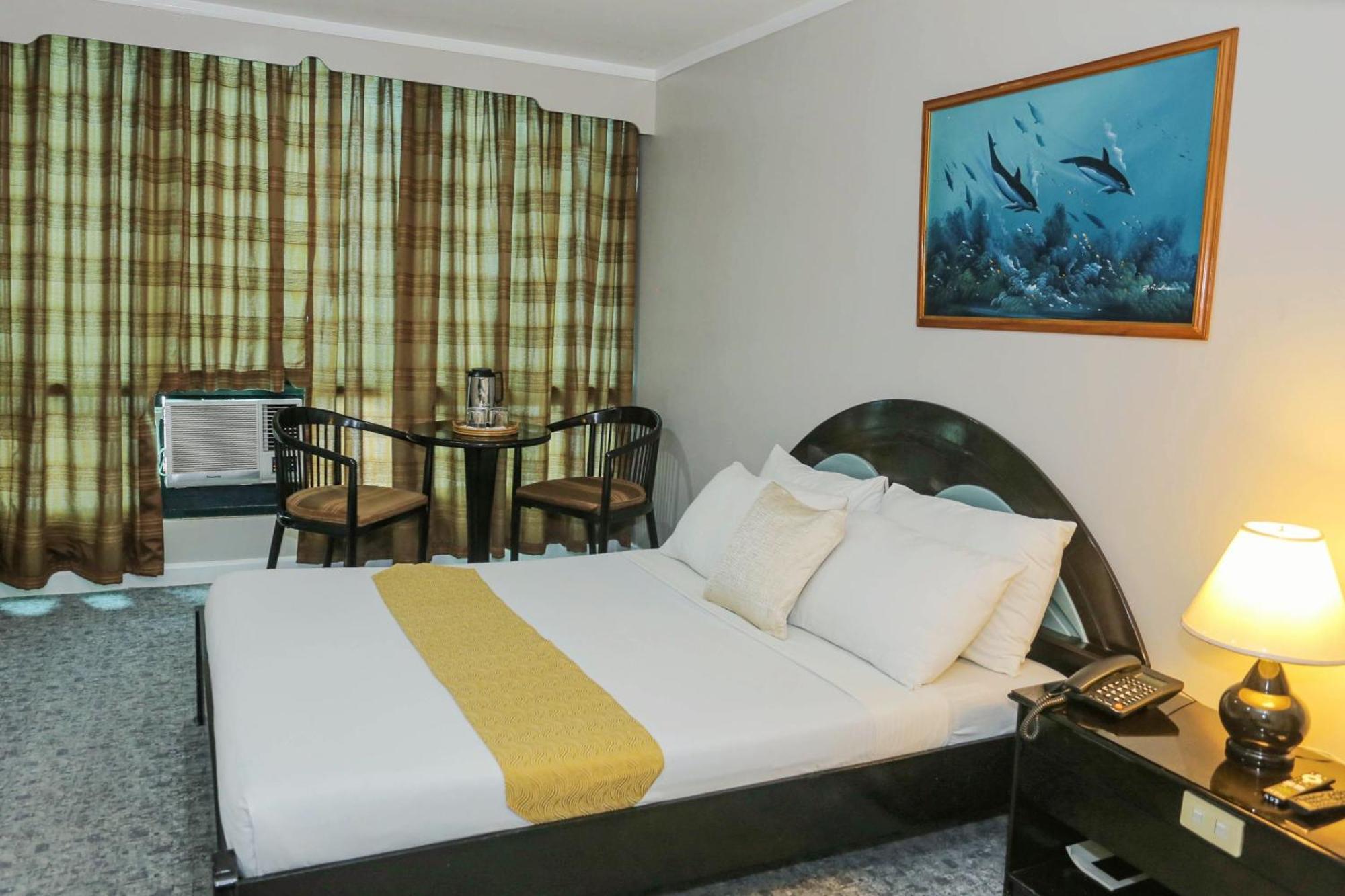 Holiday Plaza Hotel - Cebu Εξωτερικό φωτογραφία