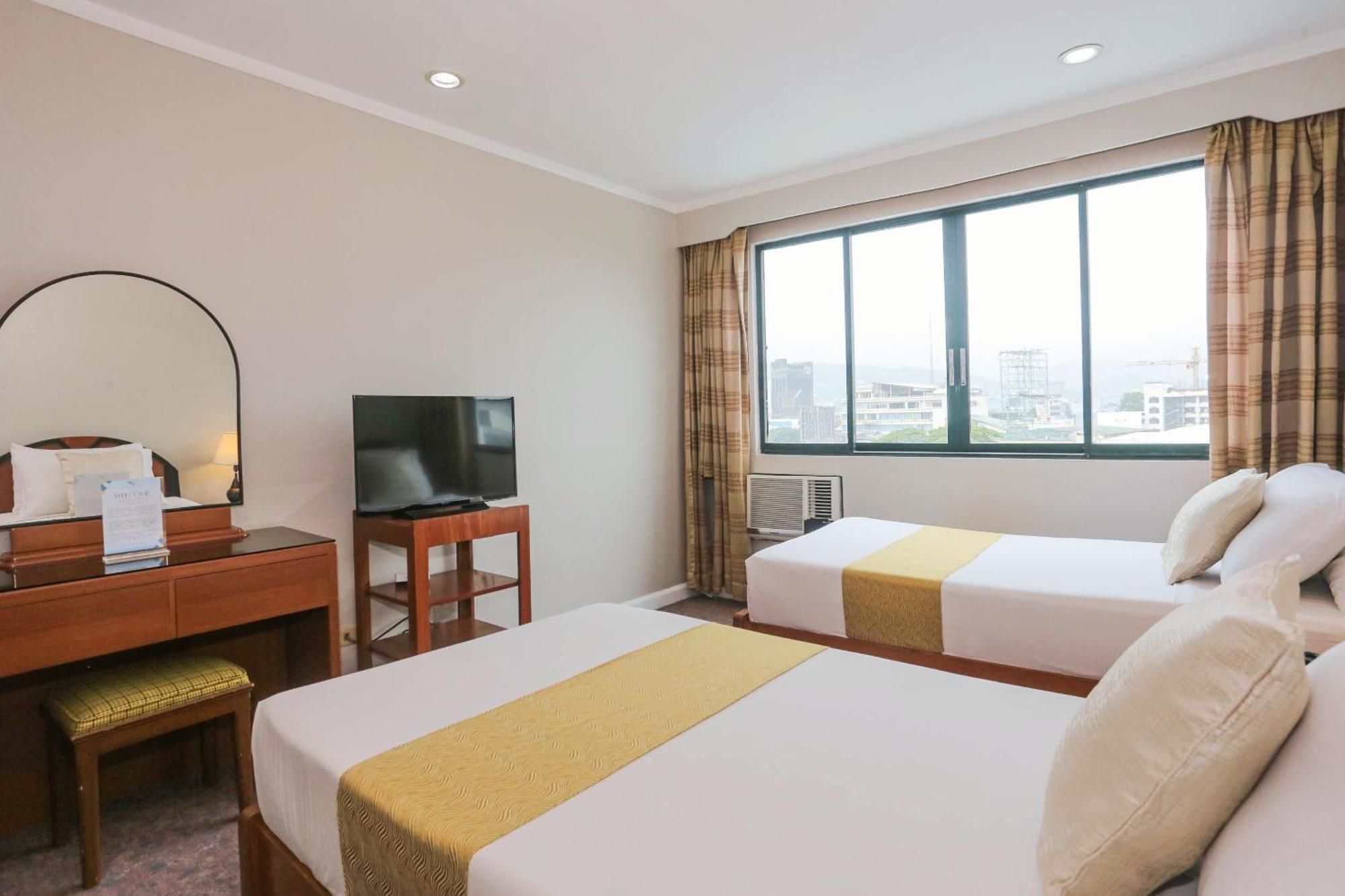 Holiday Plaza Hotel - Cebu Εξωτερικό φωτογραφία