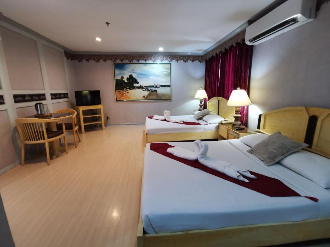 Holiday Plaza Hotel - Cebu Εξωτερικό φωτογραφία
