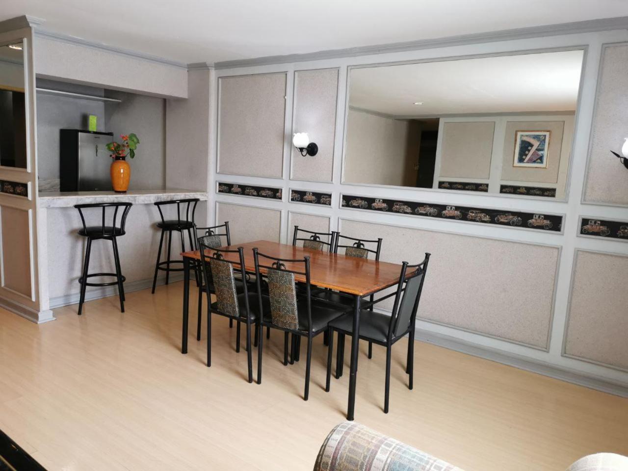 Holiday Plaza Hotel - Cebu Εξωτερικό φωτογραφία