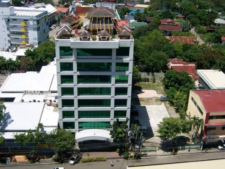Holiday Plaza Hotel - Cebu Εξωτερικό φωτογραφία
