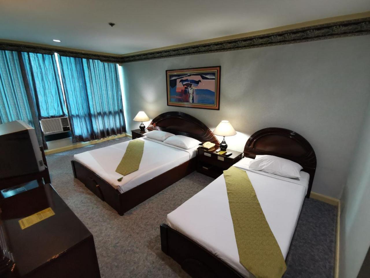 Holiday Plaza Hotel - Cebu Εξωτερικό φωτογραφία